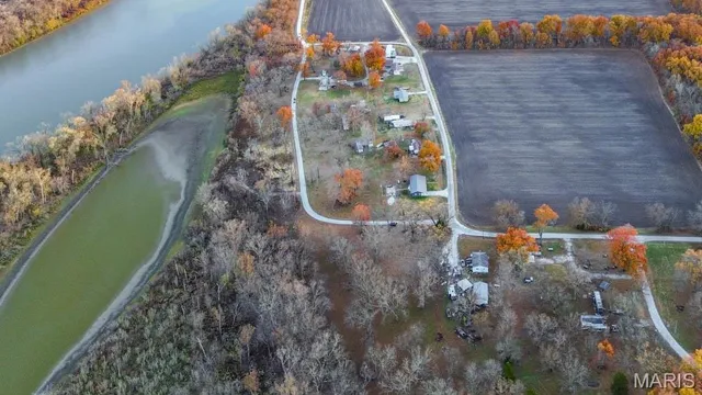 $128,000 | 236 Gallinipper Road, Hardin, IL 62047