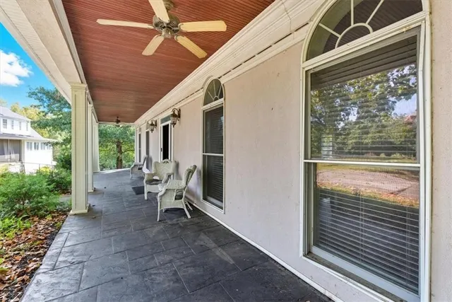 a view of a patio with garden