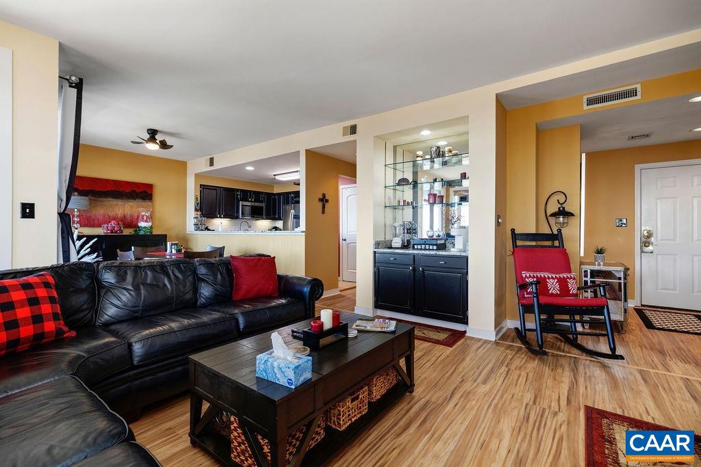 1707 High Ridge Wintergreen, VA 22967 - Photo 4 of 27 a living room with furniture and a wooden floor