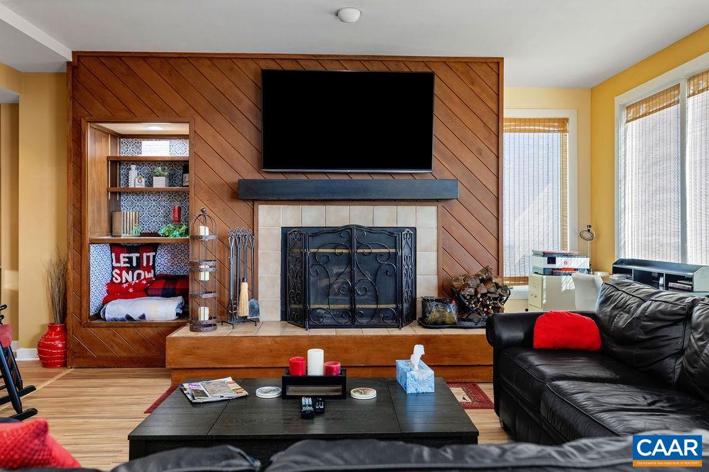 1707 High Ridge Wintergreen, VA 22967 - Photo 10 of 27 a living room with furniture and a fireplace