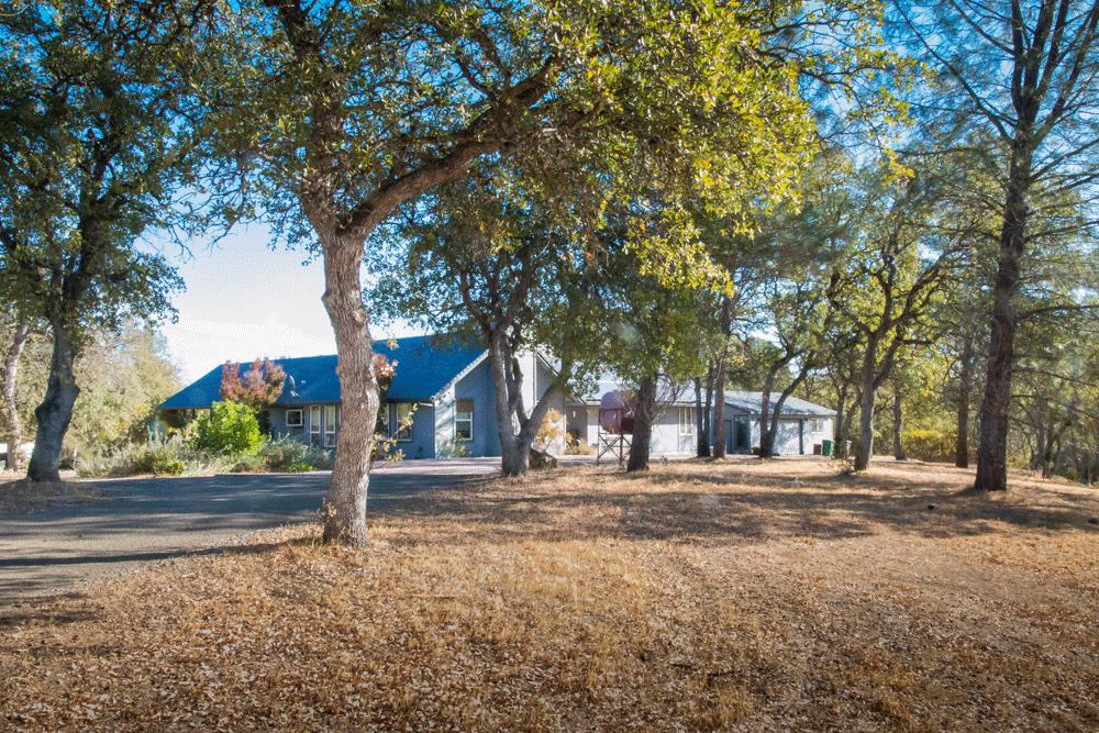8056 Gold Run Road Redding, CA 96001 - Photo 3 of 42 Front