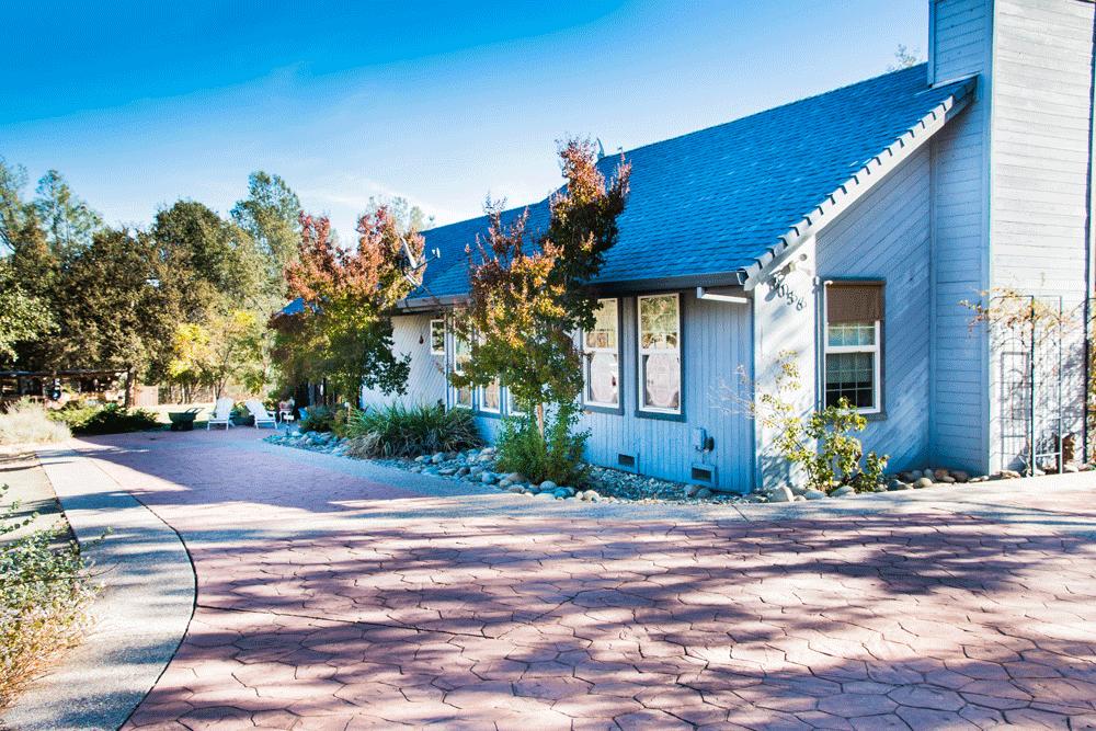 8056 Gold Run Road Redding, CA 96001 - Photo 4 of 42 Front