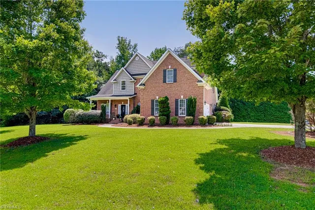 $674,885 | 8449 Alice Player Drive, Oak Ridge, NC 27310