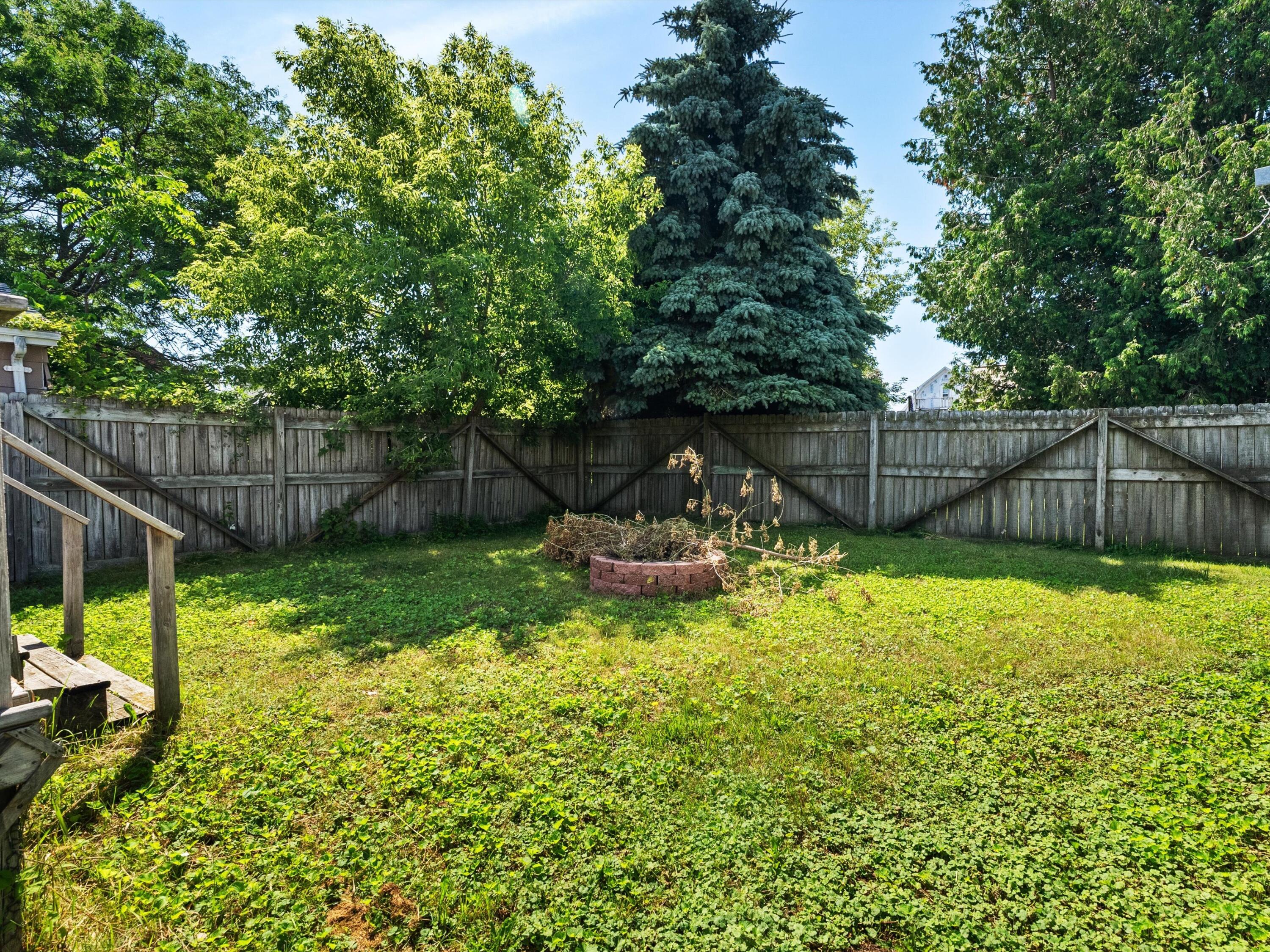 1013 20th Street Two Rivers, WI 54241 - Photo 21 of 25 24-DSC09913