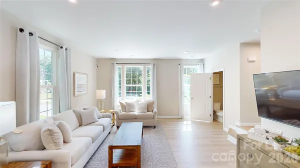 $2,500 | 4129 Edenborn Lane, Charlotte, NC 28208