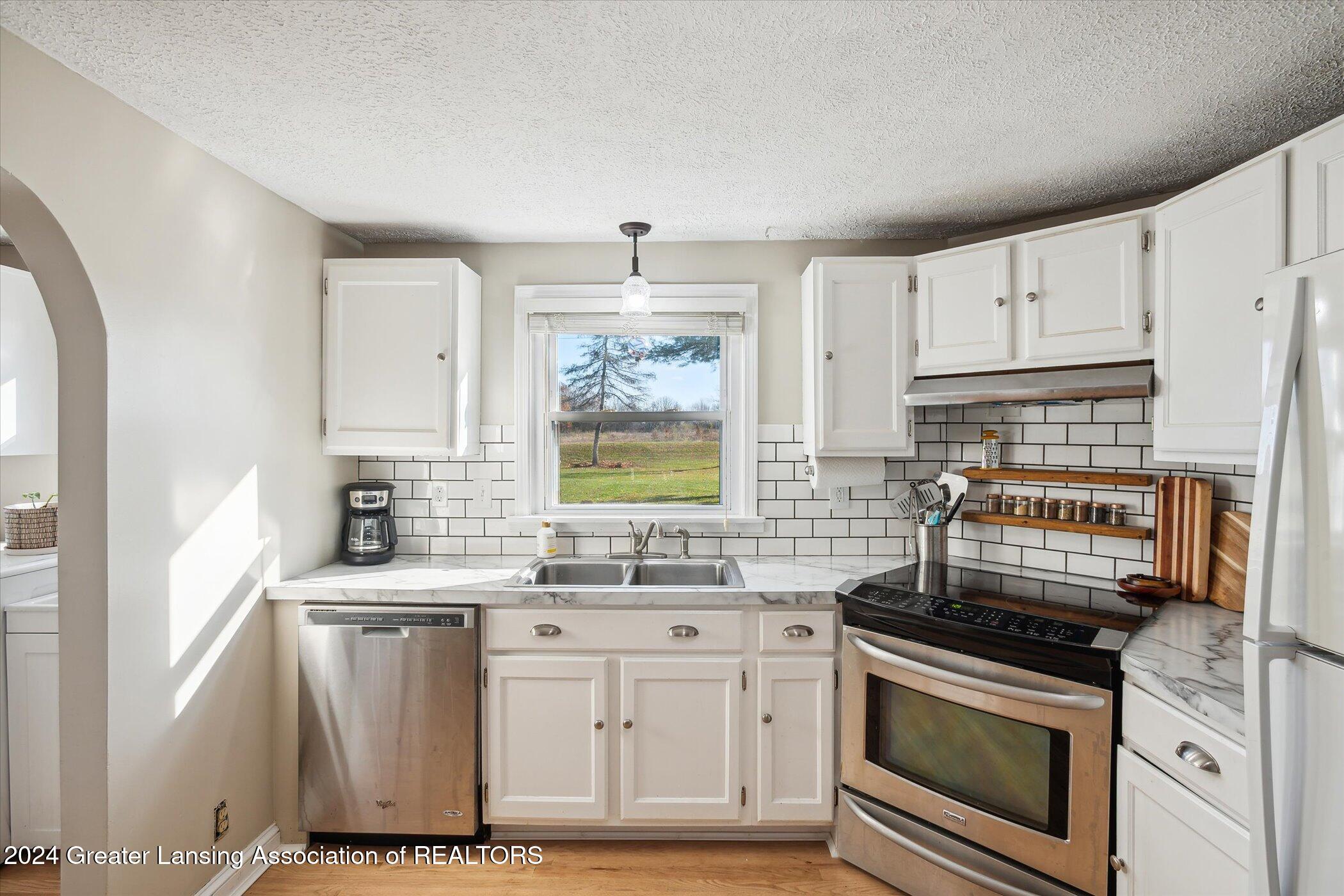 3174 Hulett Road Mason, MI 48854 - Photo 17 of 54 11-3174-Hulett-Rd-Mason-MI-48854-WindowS