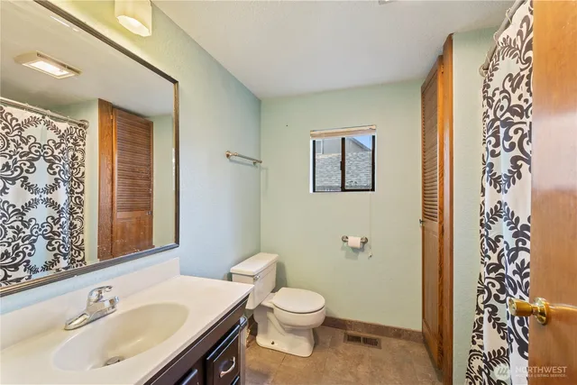 $329,900 | 220 South Roosevelt Street, Walla Walla, WA 99362