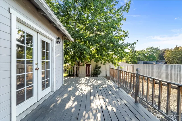 $329,900 | 220 South Roosevelt Street, Walla Walla, WA 99362