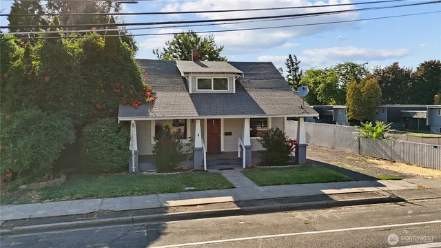 $329,900 | 220 South Roosevelt Street, Walla Walla, WA 99362