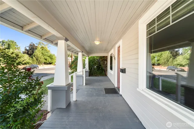 $329,900 | 220 South Roosevelt Street, Walla Walla, WA 99362