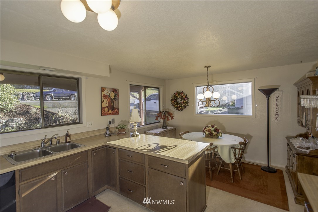 2427 Vining Street Bellingham, WA 98229 - Photo 5 of 24 Gallery Image 5