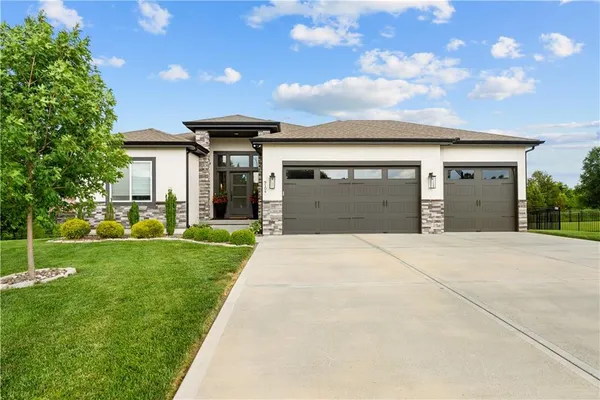 $700,000 | 9104 Southwest 10th Street, Lee's Summit, MO 64064