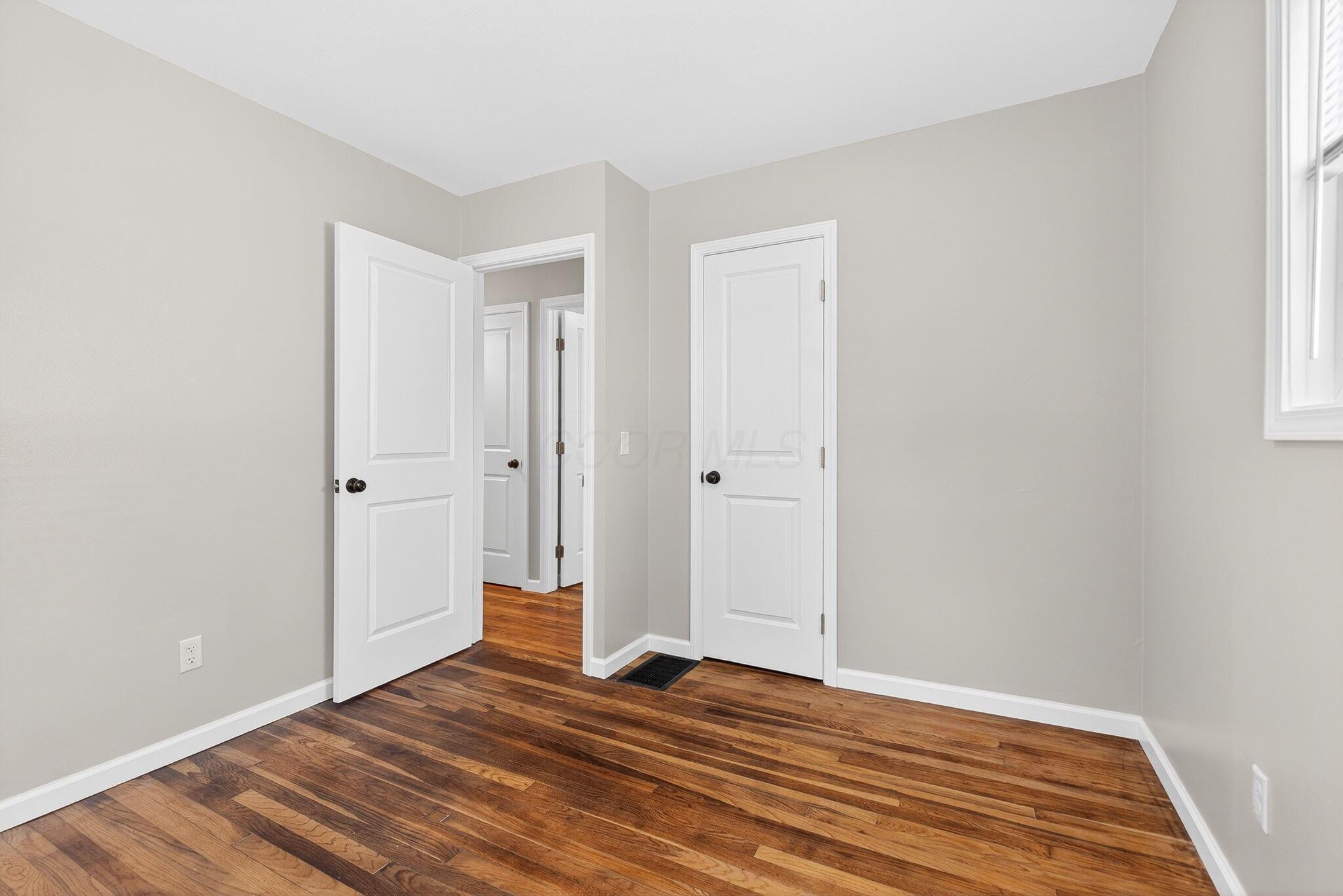 5274 Sinclair Road Columbus, OH 43229 - Photo 15 of 31