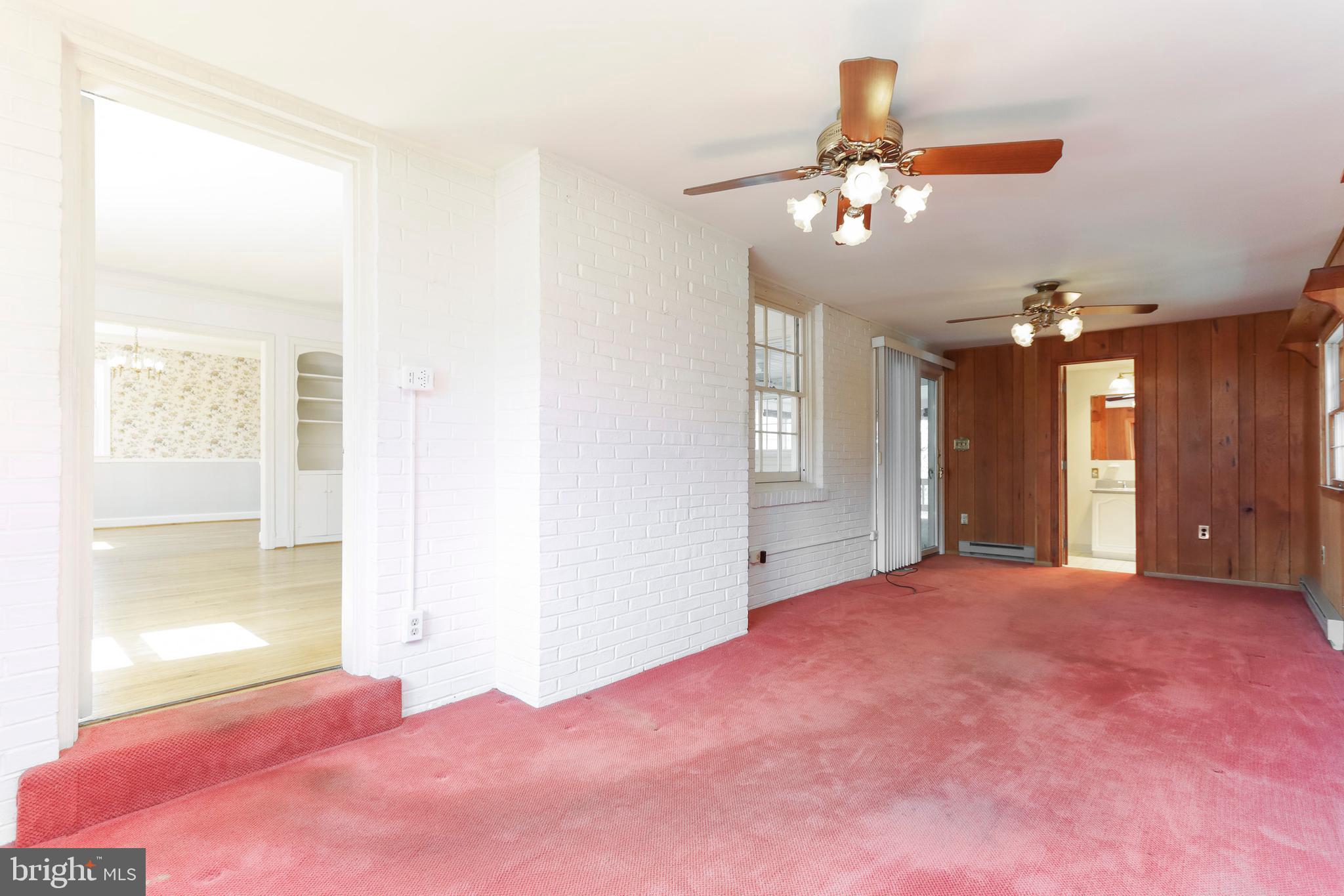 318 Worthington Road Towson, MD 21286 - Photo 13 of 40 Family Room