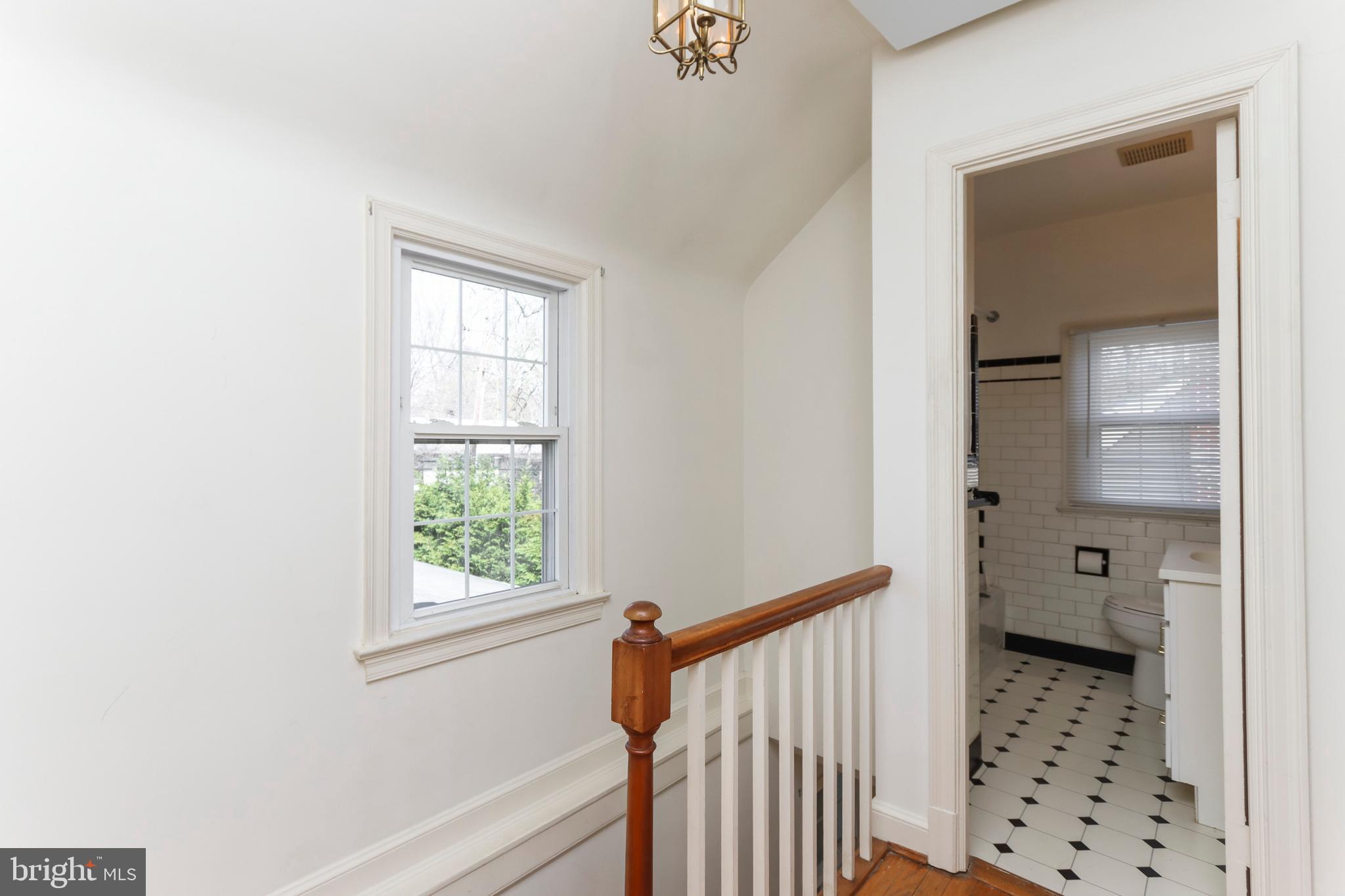 318 Worthington Road Towson, MD 21286 - Photo 24 of 40 Hallway