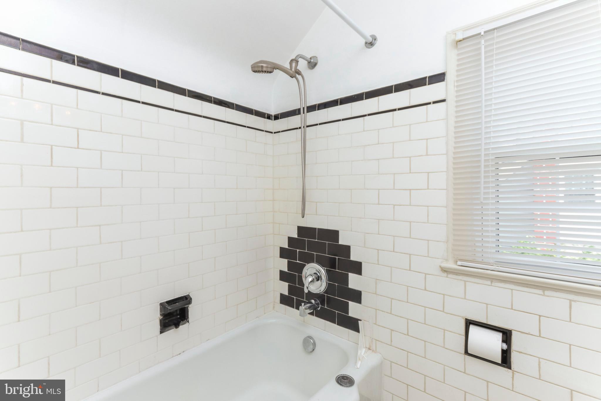 318 Worthington Road Towson, MD 21286 - Photo 25 of 40 Hall Bath