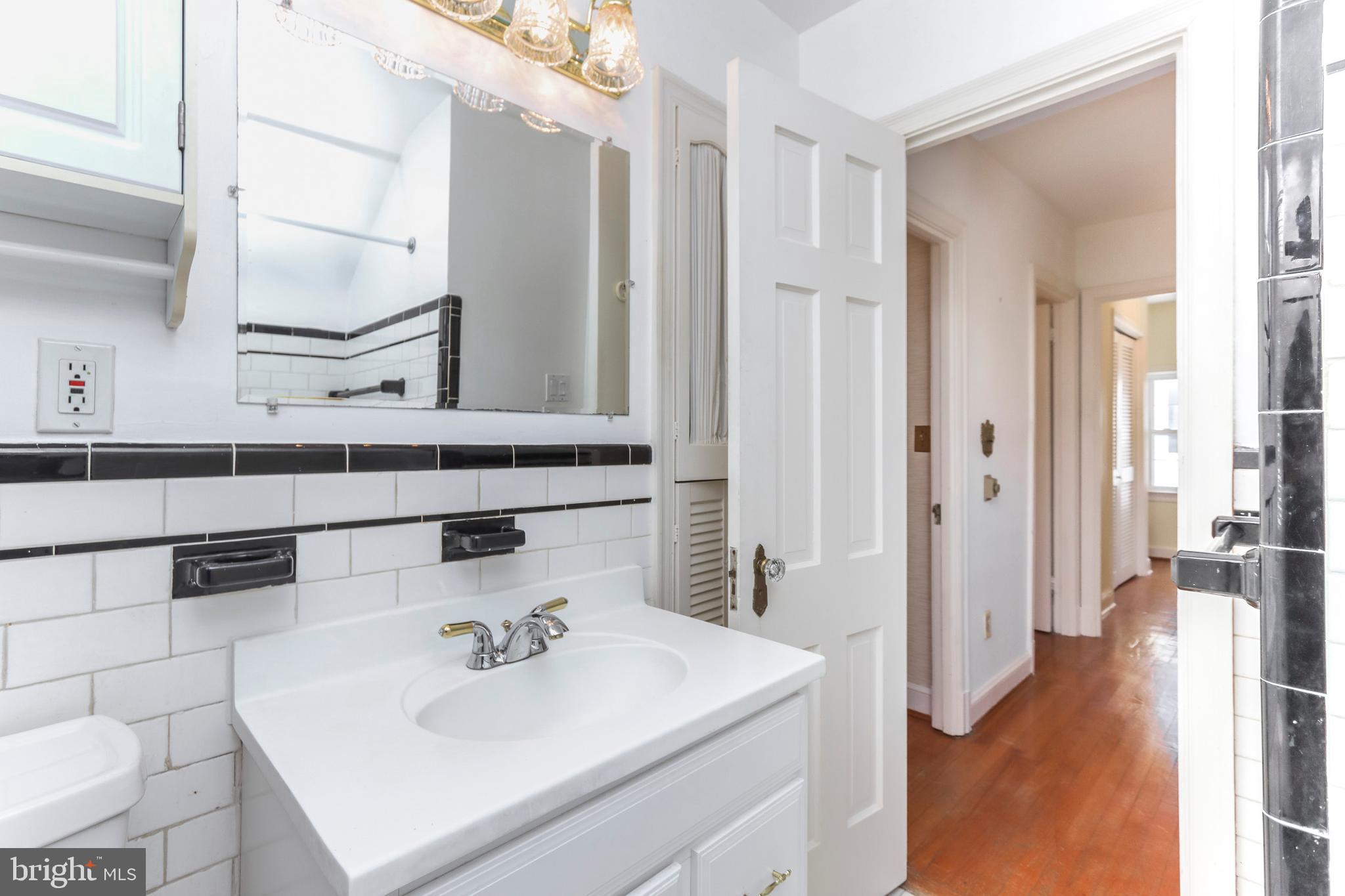 318 Worthington Road Towson, MD 21286 - Photo 26 of 40 Hall Bath