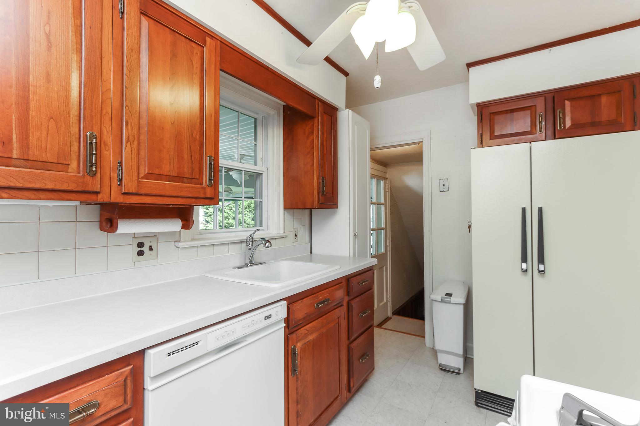 318 Worthington Road Towson, MD 21286 - Photo 9 of 40 Kitchen