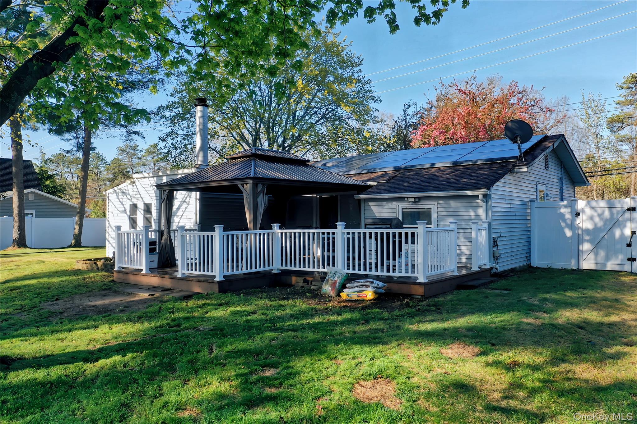 165 Randall Road Shoreham, NY 11786 - Photo 5 of 31 Awesome deck for bbq's or just to chill after a long hard day.