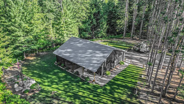 $309,900 | 22032 Pine Valley Drive, Tustin, MI 49688