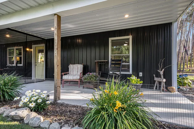 $309,900 | 22032 Pine Valley Drive, Tustin, MI 49688