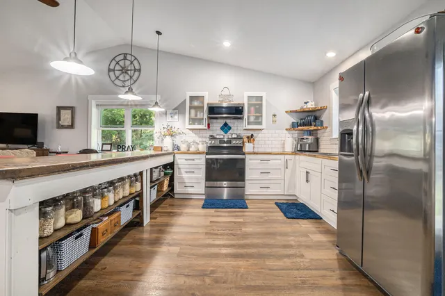 $309,900 | 22032 Pine Valley Drive, Tustin, MI 49688