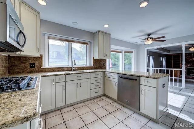 $425,000 | 312 Laramie Drive, St. Charles, MO 63304