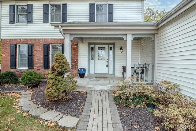 $425,000 | 312 Laramie Drive, St. Charles, MO 63304