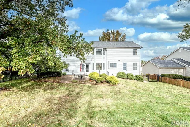 $425,000 | 312 Laramie Drive, St. Charles, MO 63304