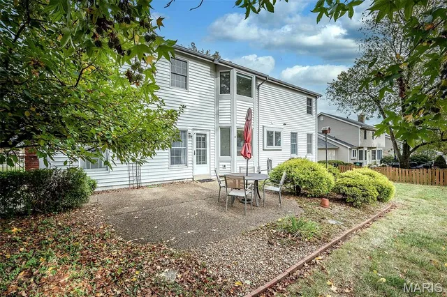 $425,000 | 312 Laramie Drive, St. Charles, MO 63304