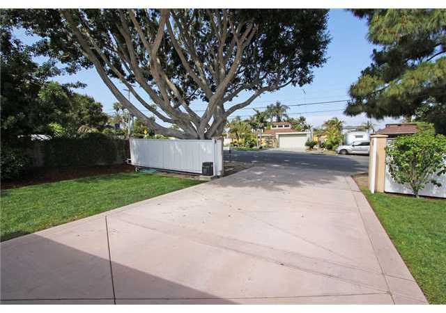 721 Saxony Road Encinitas, CA 92024 - Photo 25 of 25 Driveway has security gate