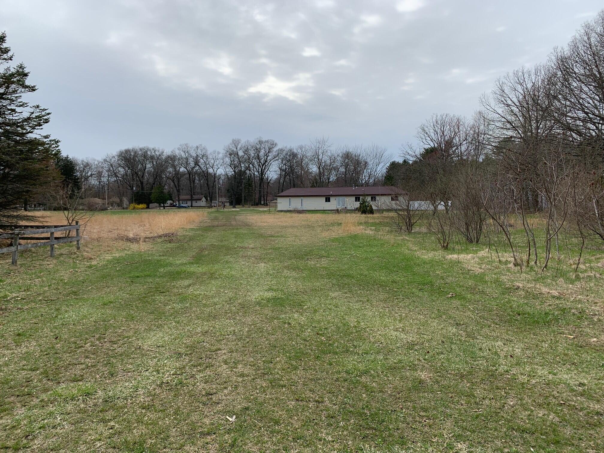 616 South Dangl Road Muskegon, MI 49442 - Photo 3 of 20 18