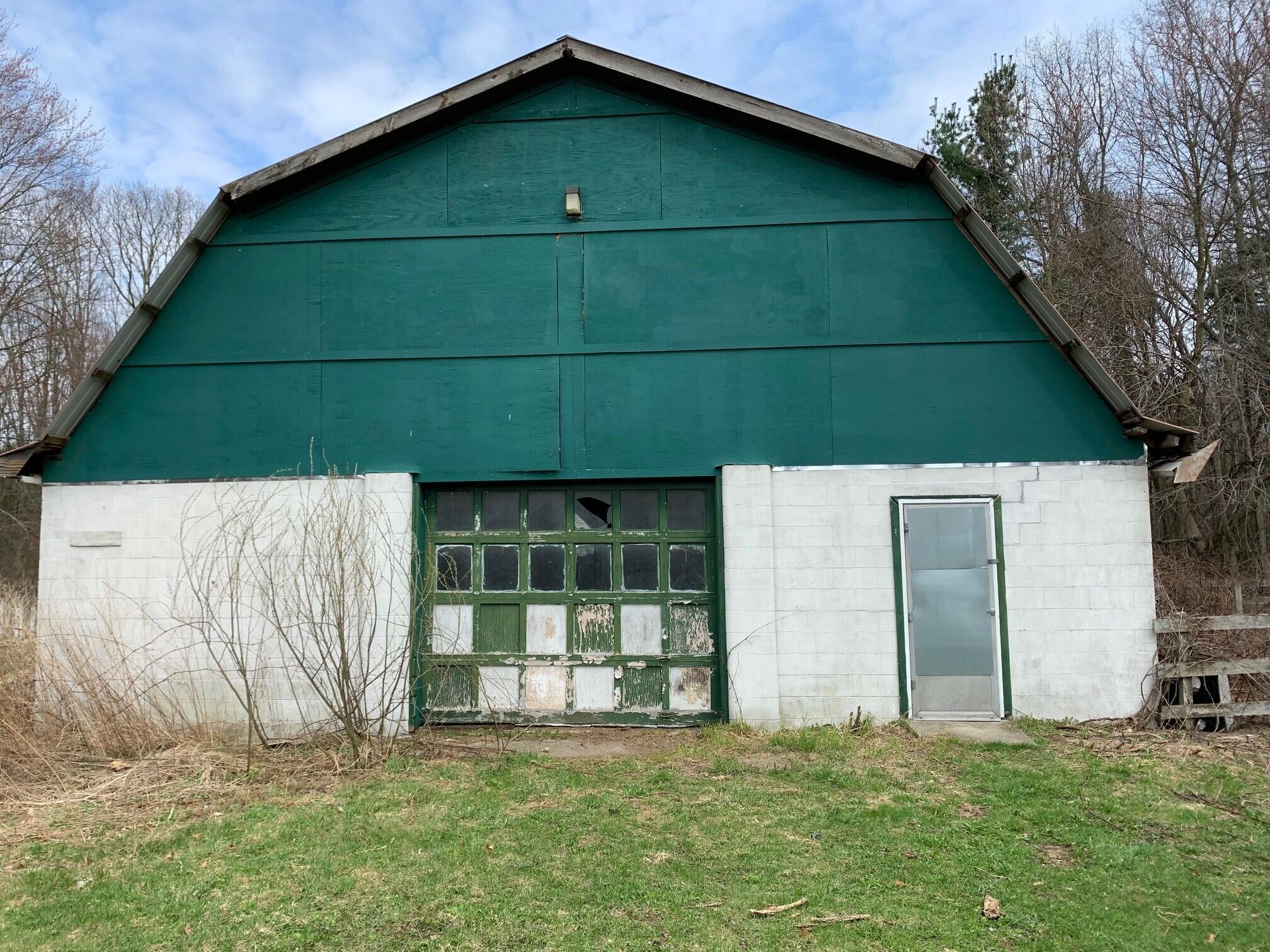 616 South Dangl Road Muskegon, MI 49442 - Photo 5 of 20 17