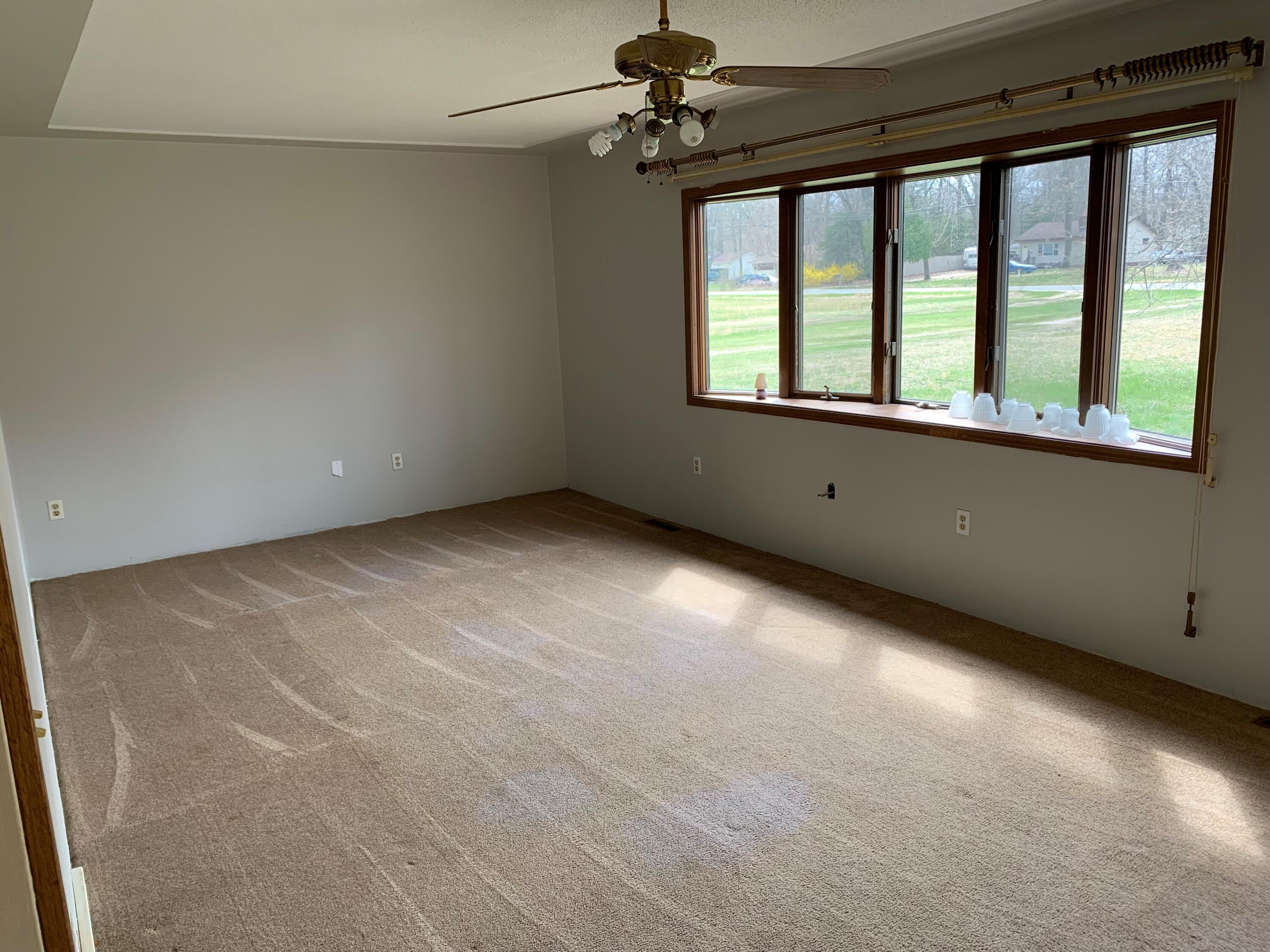 616 South Dangl Road Muskegon, MI 49442 - Photo 9 of 20 4