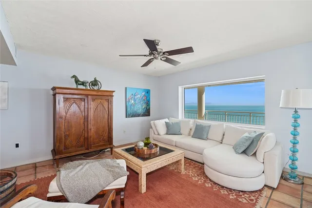 $1,099,990 | 989 North Hwy A1A, Unit 5, Indialantic, FL 32903