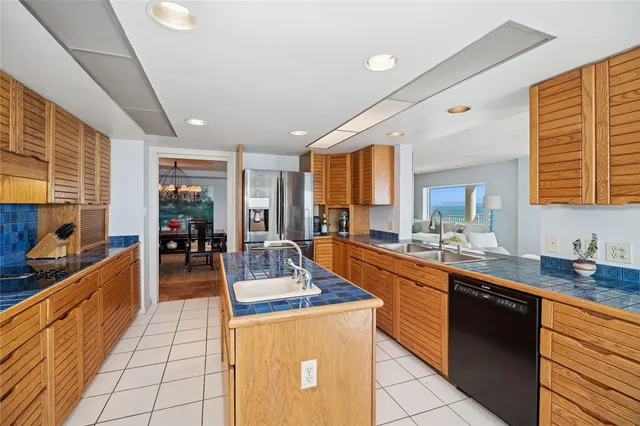 $1,099,990 | 989 North Hwy A1A, Unit 5, Indialantic, FL 32903