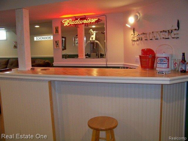 8177 Denton Hill Road Fenton, MI 48430 - Photo 20 of 25 Wet Bar