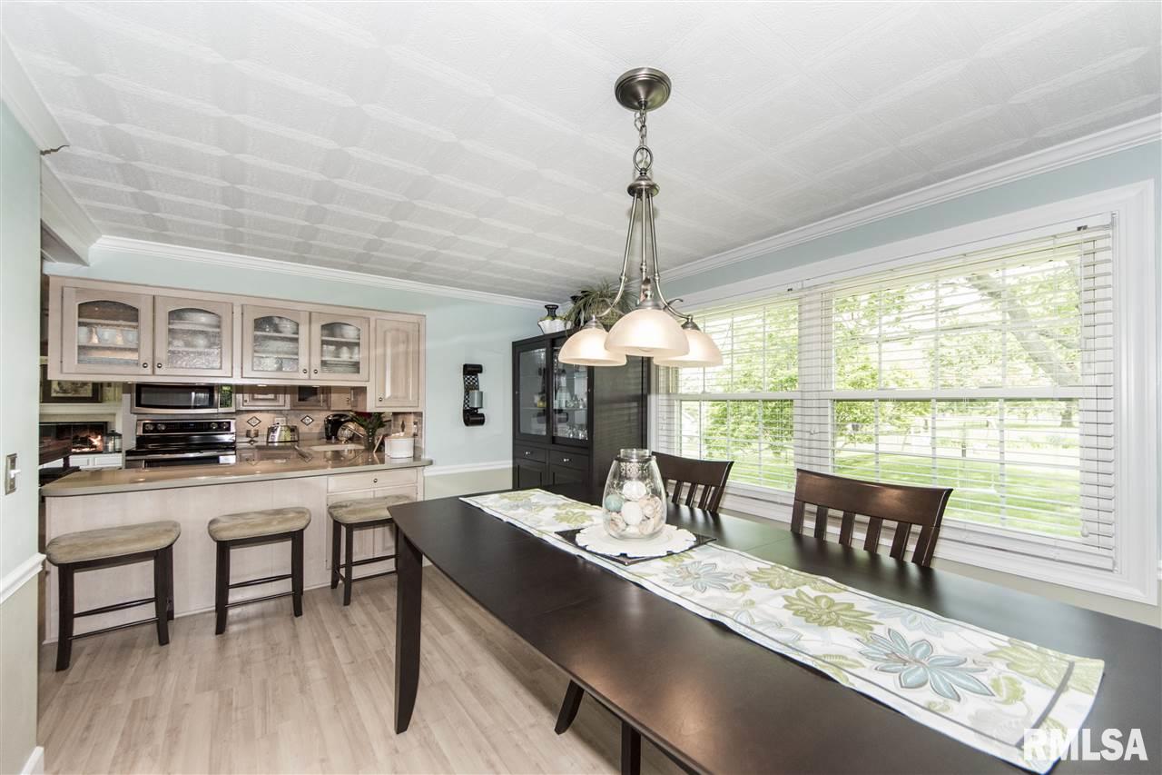 1404 Westgate Road Washington, IL 61571 - Photo 16 of 36 Gallery Image 16