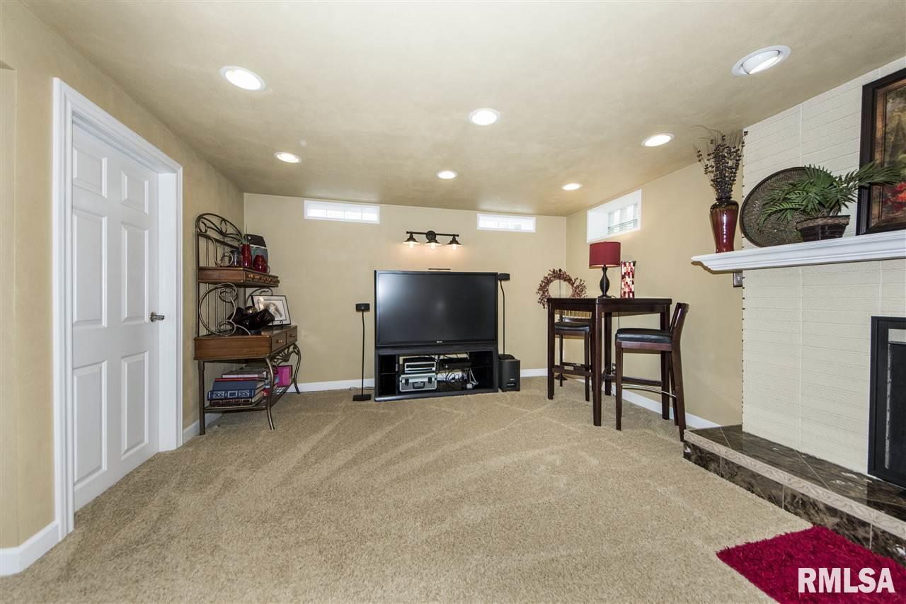 1404 Westgate Road Washington, IL 61571 - Photo 30 of 36 Gallery Image 30