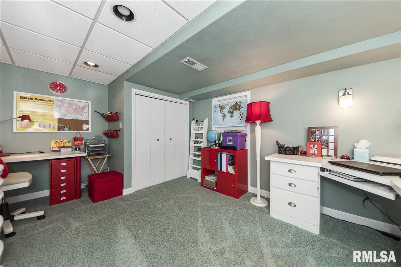 1404 Westgate Road Washington, IL 61571 - Photo 31 of 36 Gallery Image 31