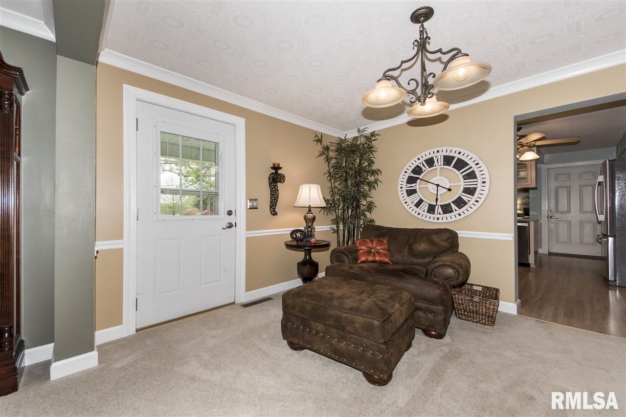 1404 Westgate Road Washington, IL 61571 - Photo 10 of 36 Gallery Image 10