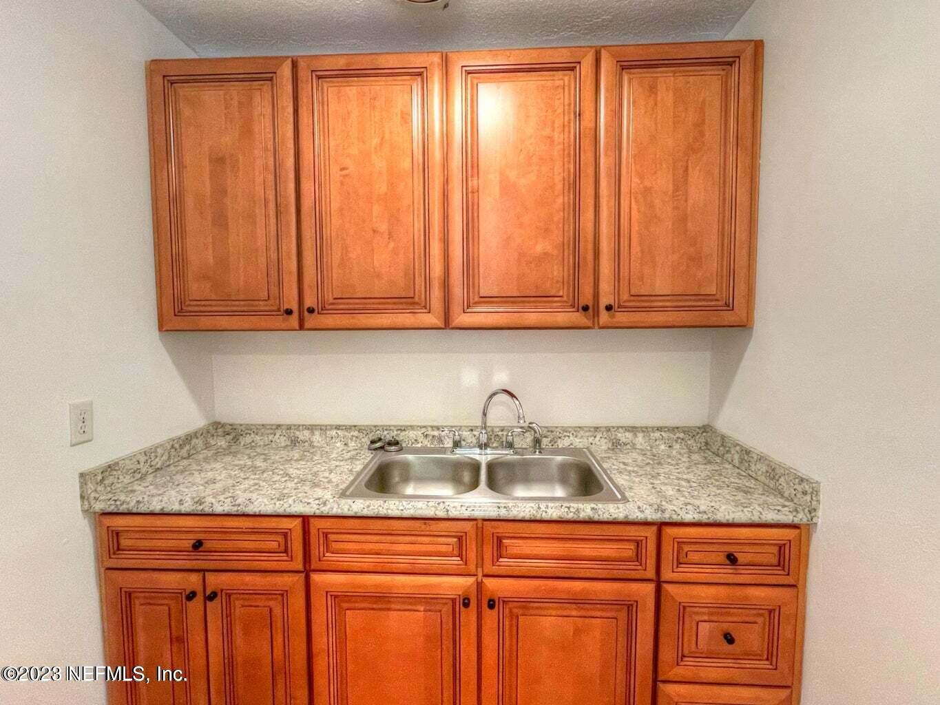 7226 Rutledge Pearson Drive Jacksonville, FL 32209 - Photo 6 of 9 20231115213607028516000000-o