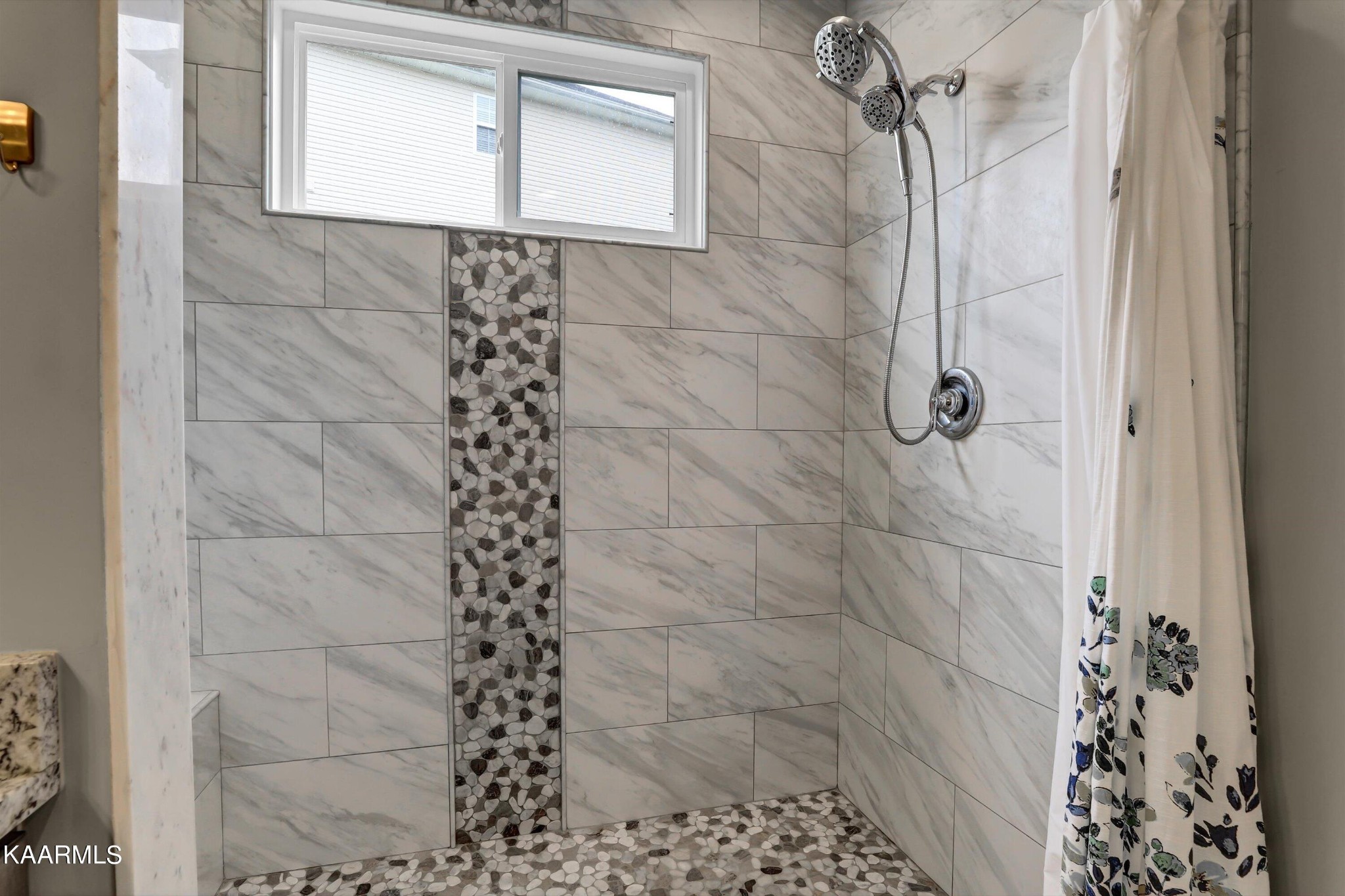 6043 Pembridge Road Knoxville, TN 37912 - Photo 22 of 49 a bathroom with a shower