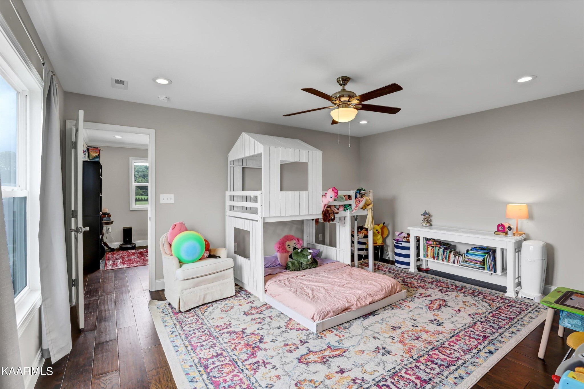 6043 Pembridge Road Knoxville, TN 37912 - Photo 31 of 49 a living room with furniture and a fireplace