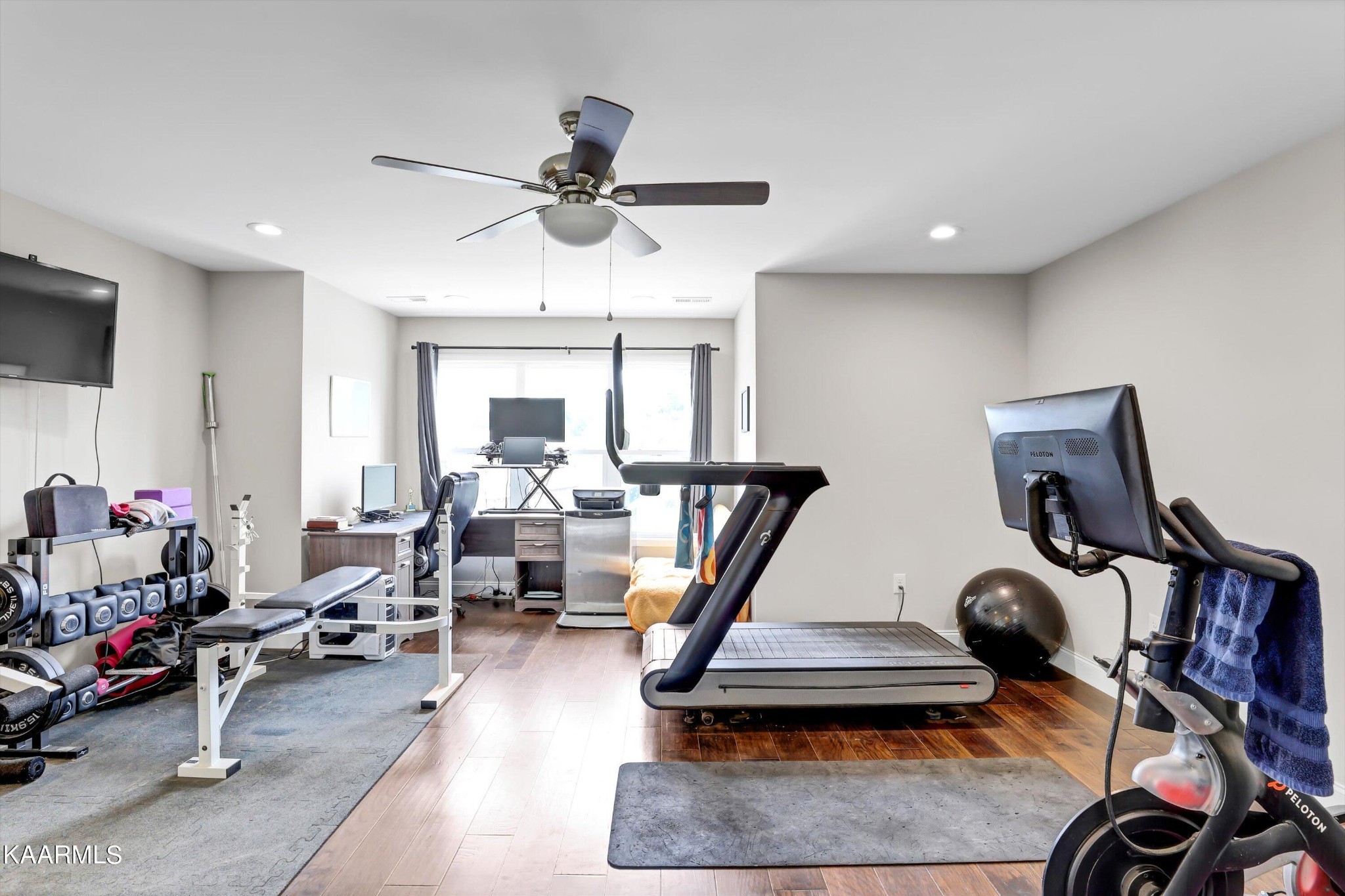 6043 Pembridge Road Knoxville, TN 37912 - Photo 34 of 49 a view of a room with gym equipment