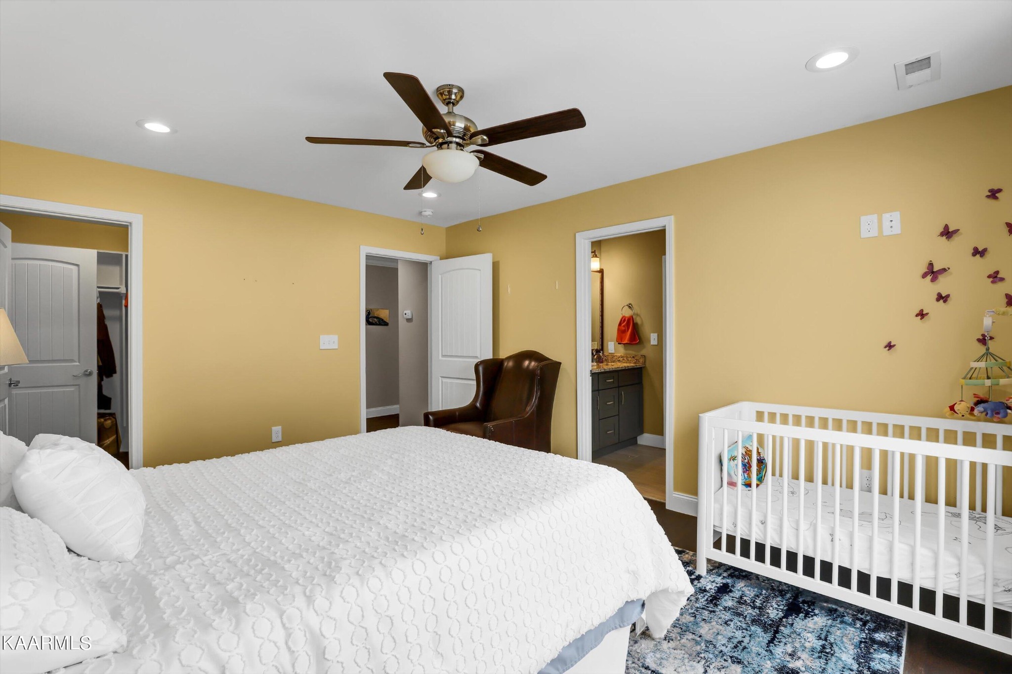 6043 Pembridge Road Knoxville, TN 37912 - Photo 38 of 49 a bedroom with a bed and a window