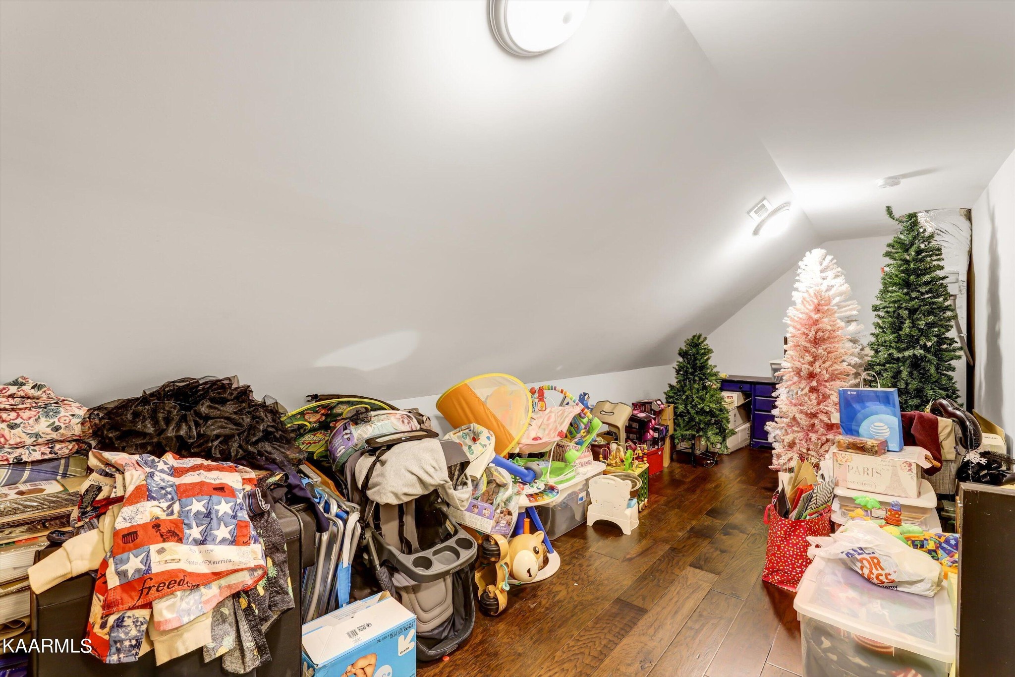 6043 Pembridge Road Knoxville, TN 37912 - Photo 42 of 49 an outdoor space with lots of stuff