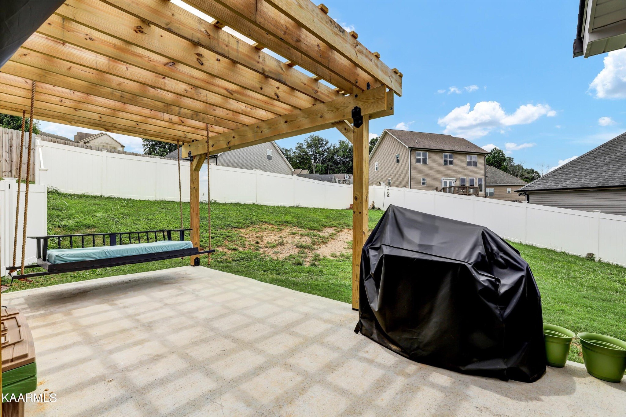 6043 Pembridge Road Knoxville, TN 37912 - Photo 46 of 49 a view of a garden