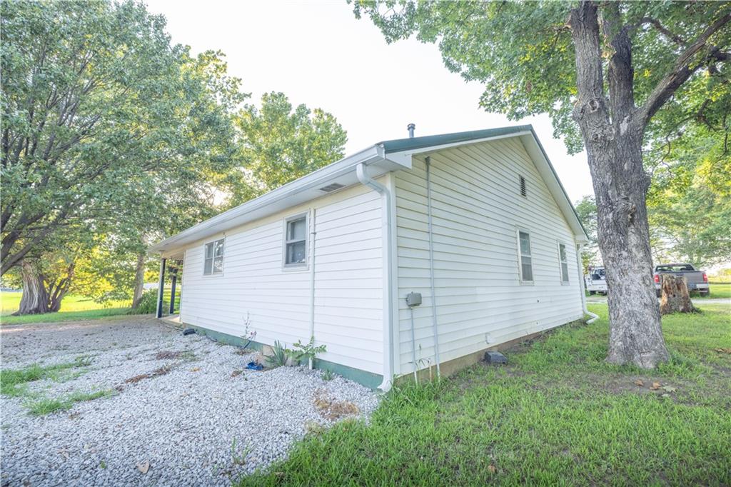 6978 West 1300th Road Centerville, KS 66014 - Photo 15 of 19