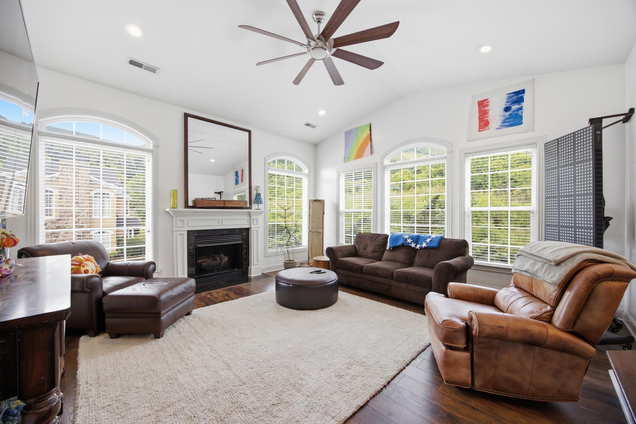 309 Renaissance Court Chattanooga, TN 37419 - Photo 13 of 58 Living Room